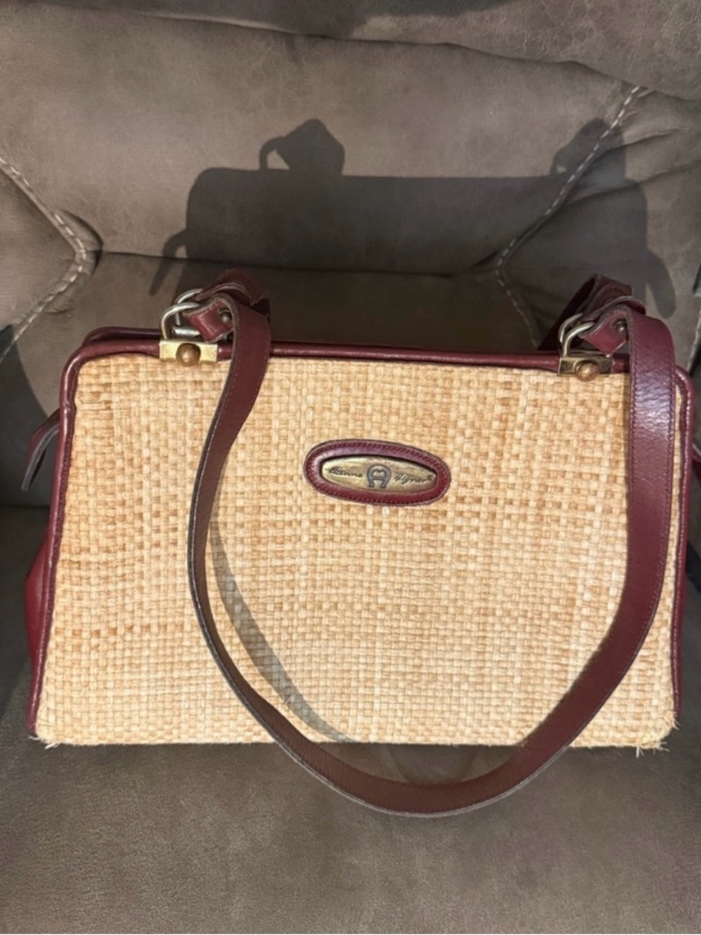Women's Woven Straw Shoulder Bag with Burgundy Trim